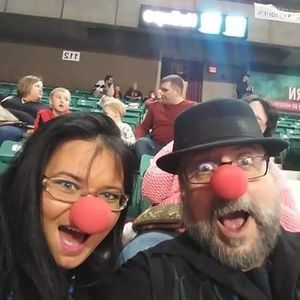 Meet your Posher, Raychel